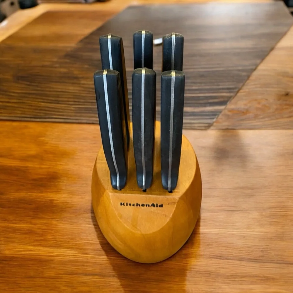 KitchenAid Steak Knife Set with Wooden Block. EUC