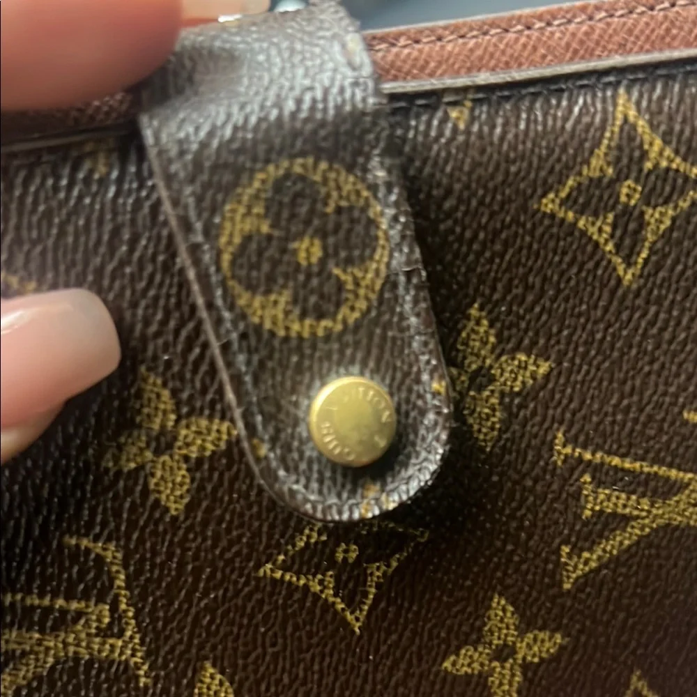 Pre loved Louis Vuitton Monogram Wallet