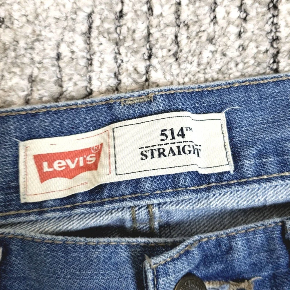 Levis approximate waist