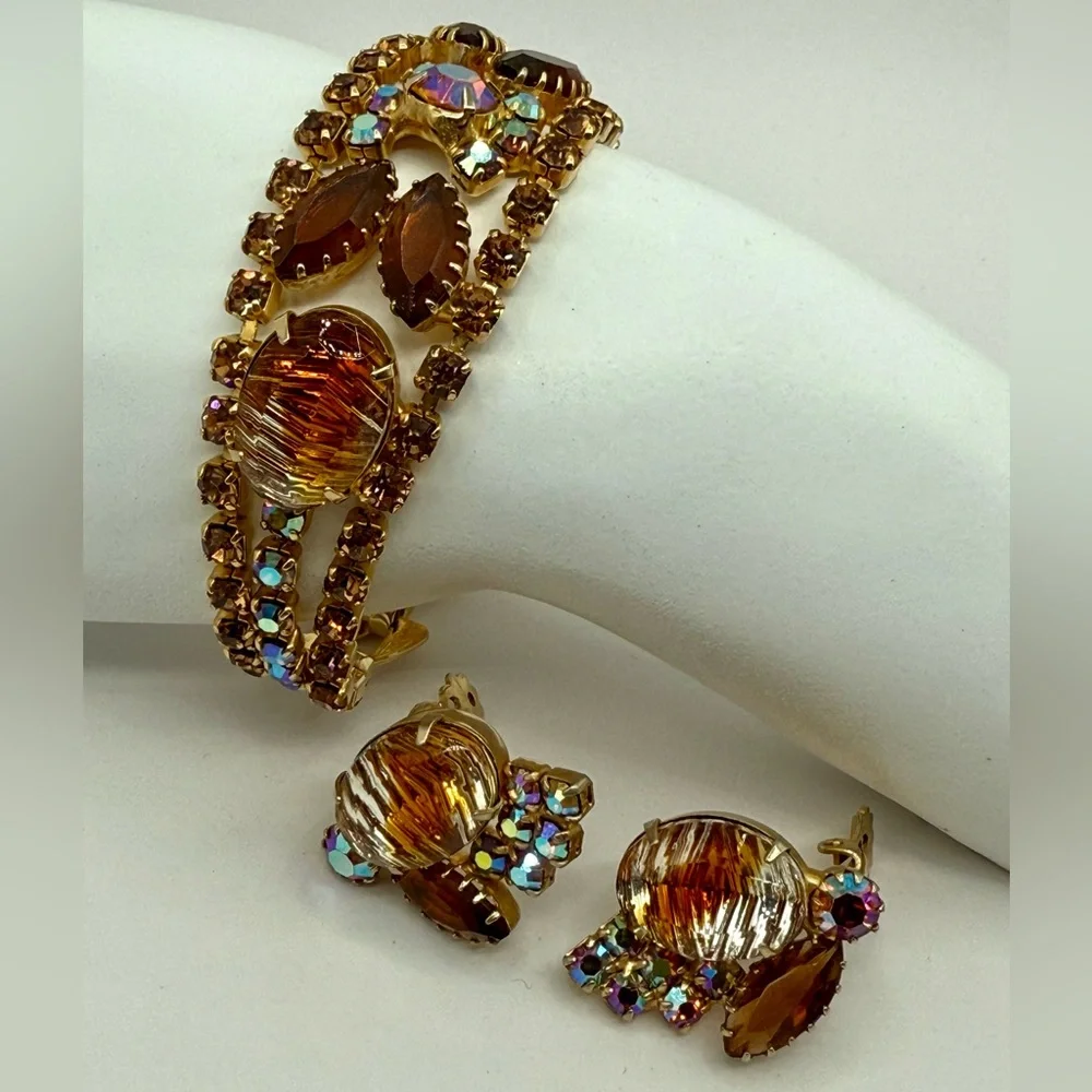Vintage Juliana “Fantasia” 1965 w Vitrail Coated Stones Bracelet & Earrings Set