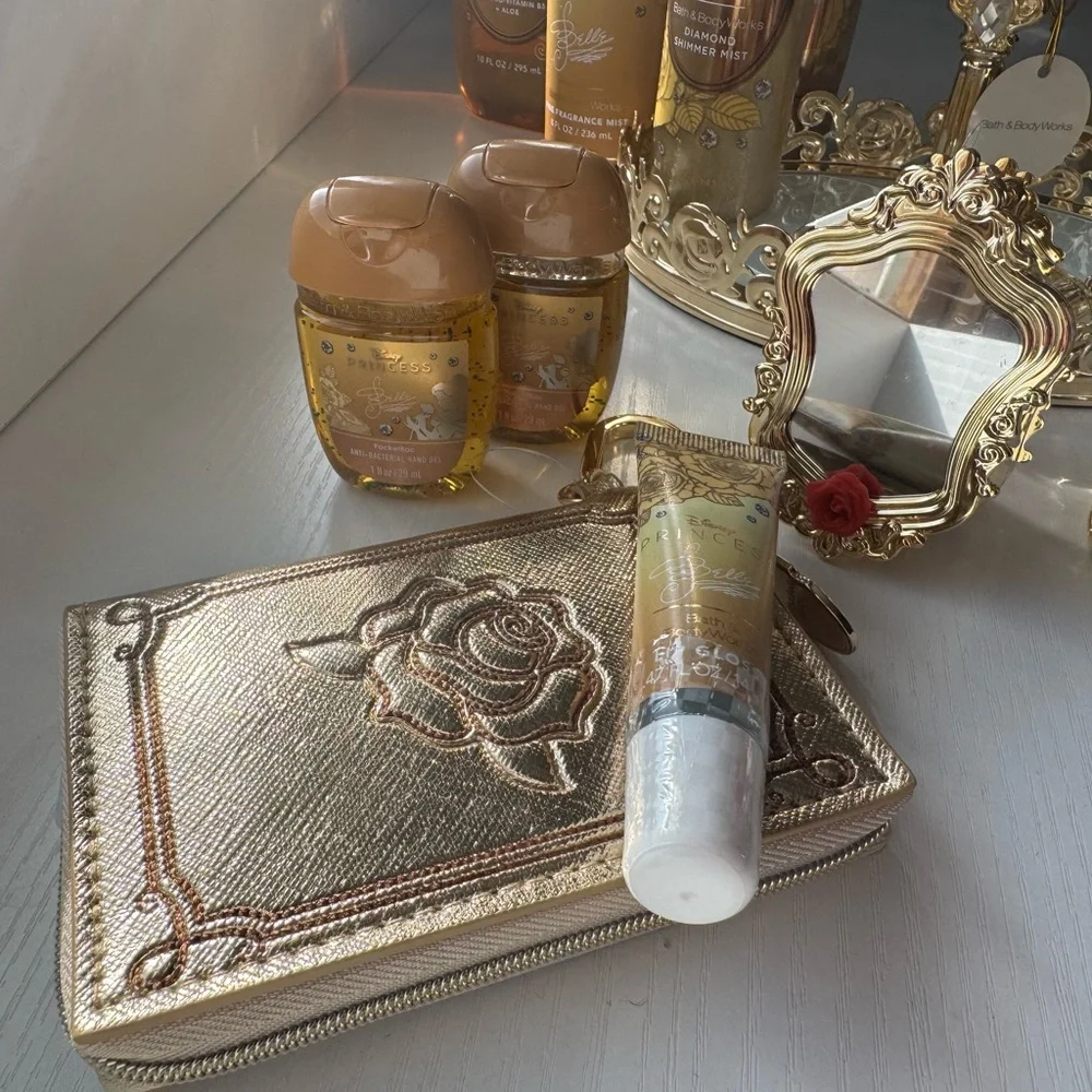 Bath & Body Works luxurious gold