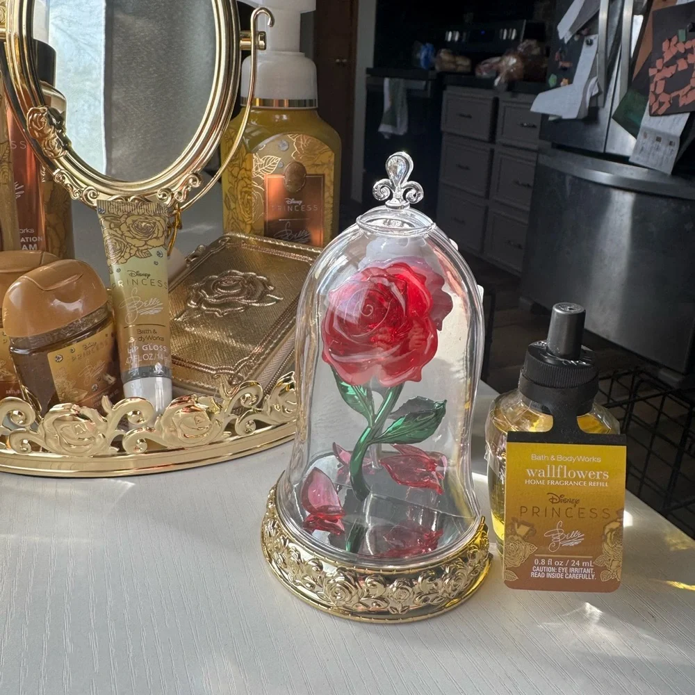 Bath & Body Works luxurious gold