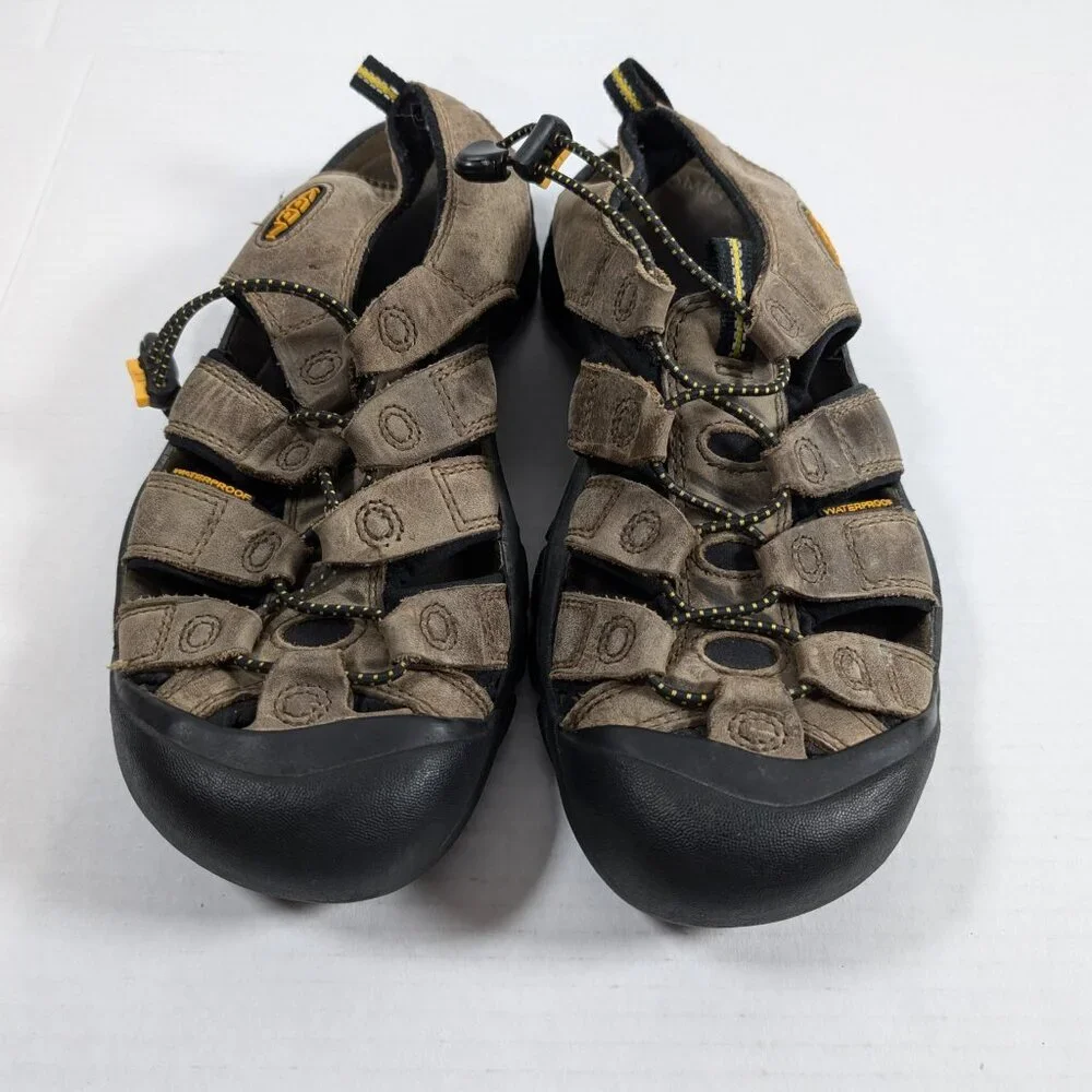 Keen Newport Bison Brown Water Shoes size 8.5 Mens