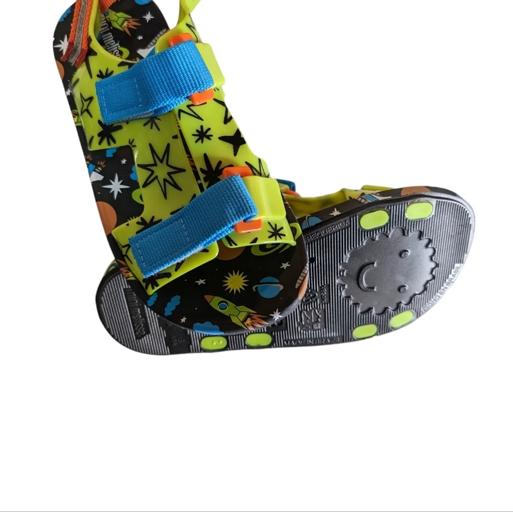 Mini Melissa flexible boasts recycled