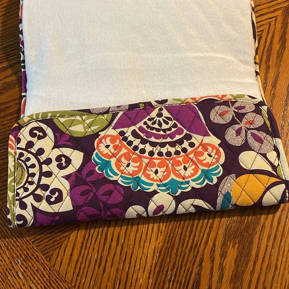 Vera Bradley has velcro