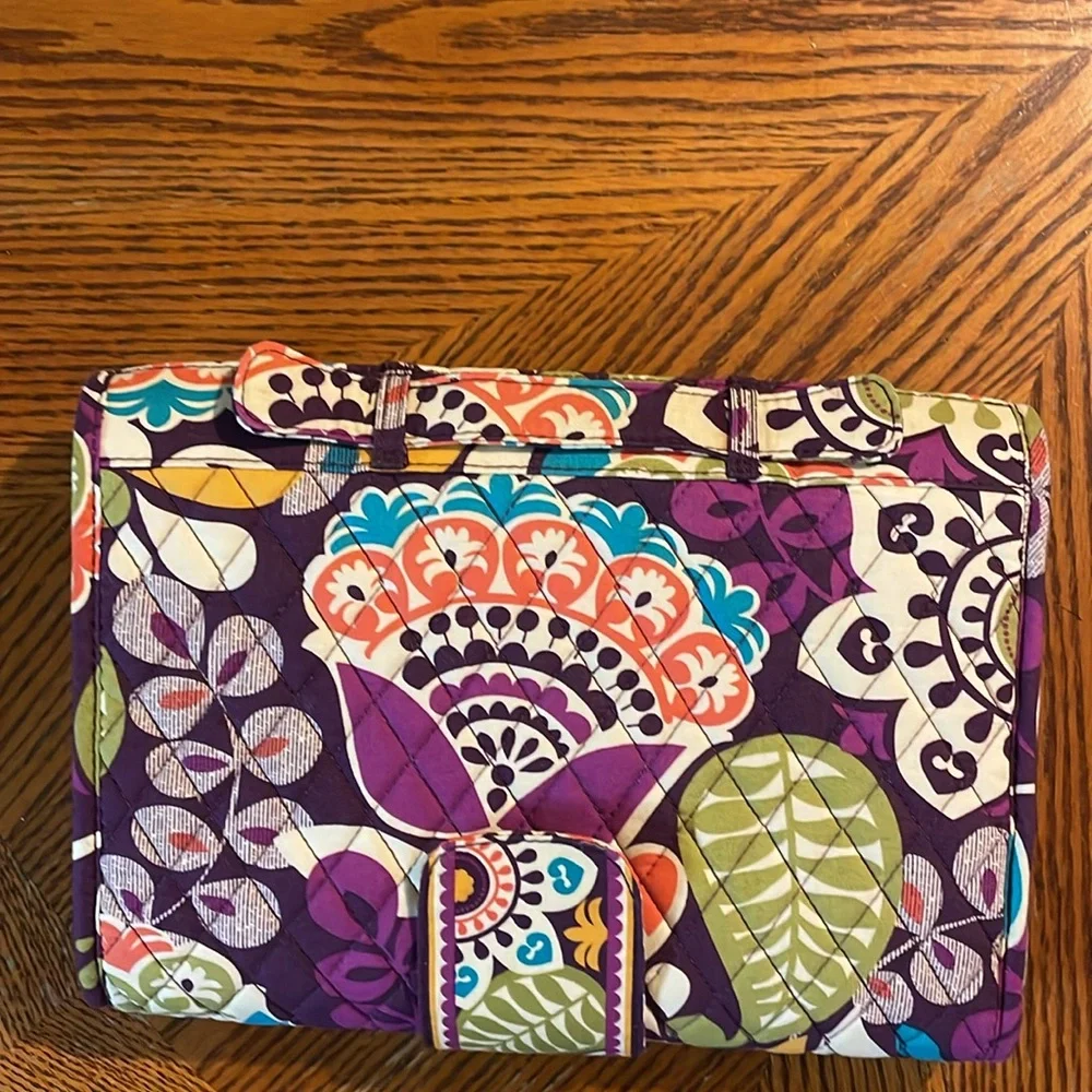 Vera Bradley has velcro