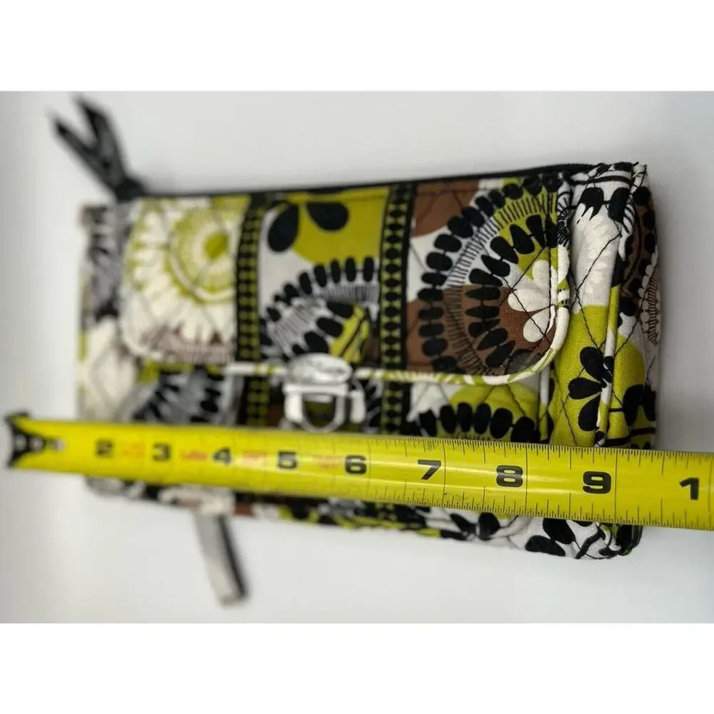 Vera Bradley excellent please
