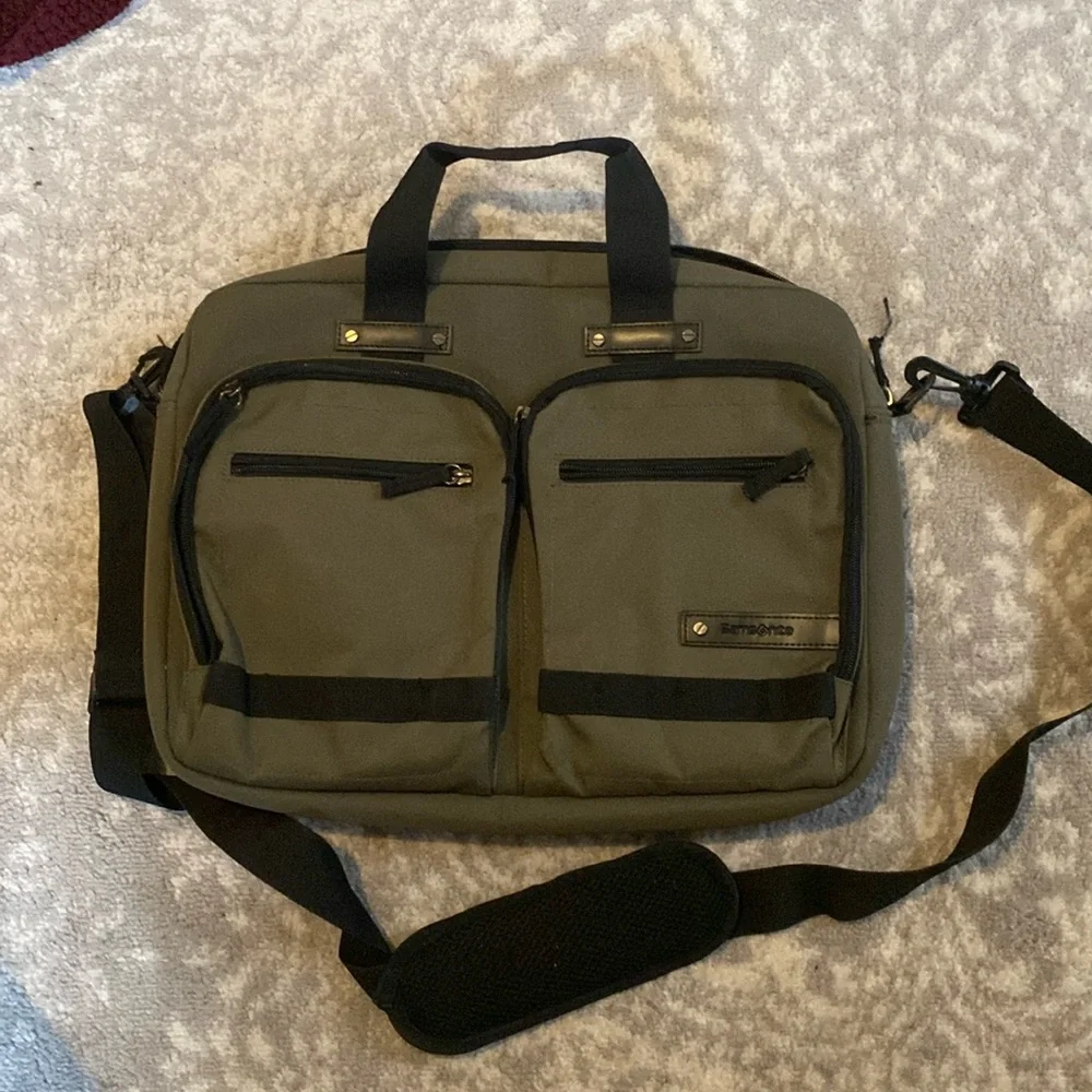 Samsonite canvas olive