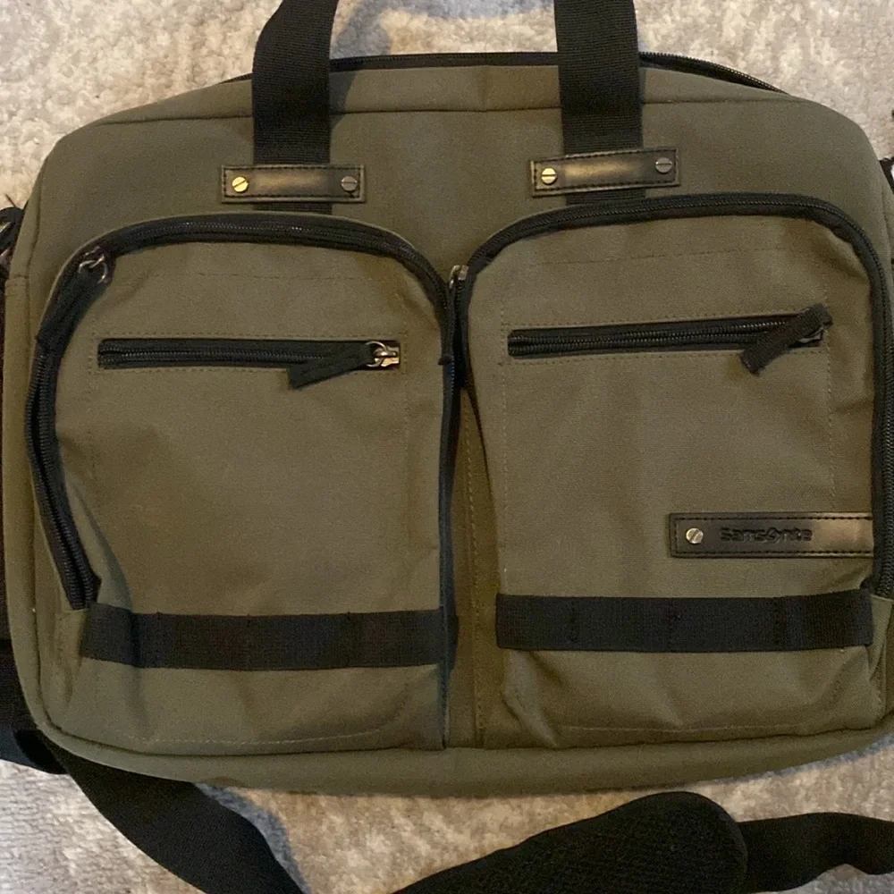 Samsonite canvas olive