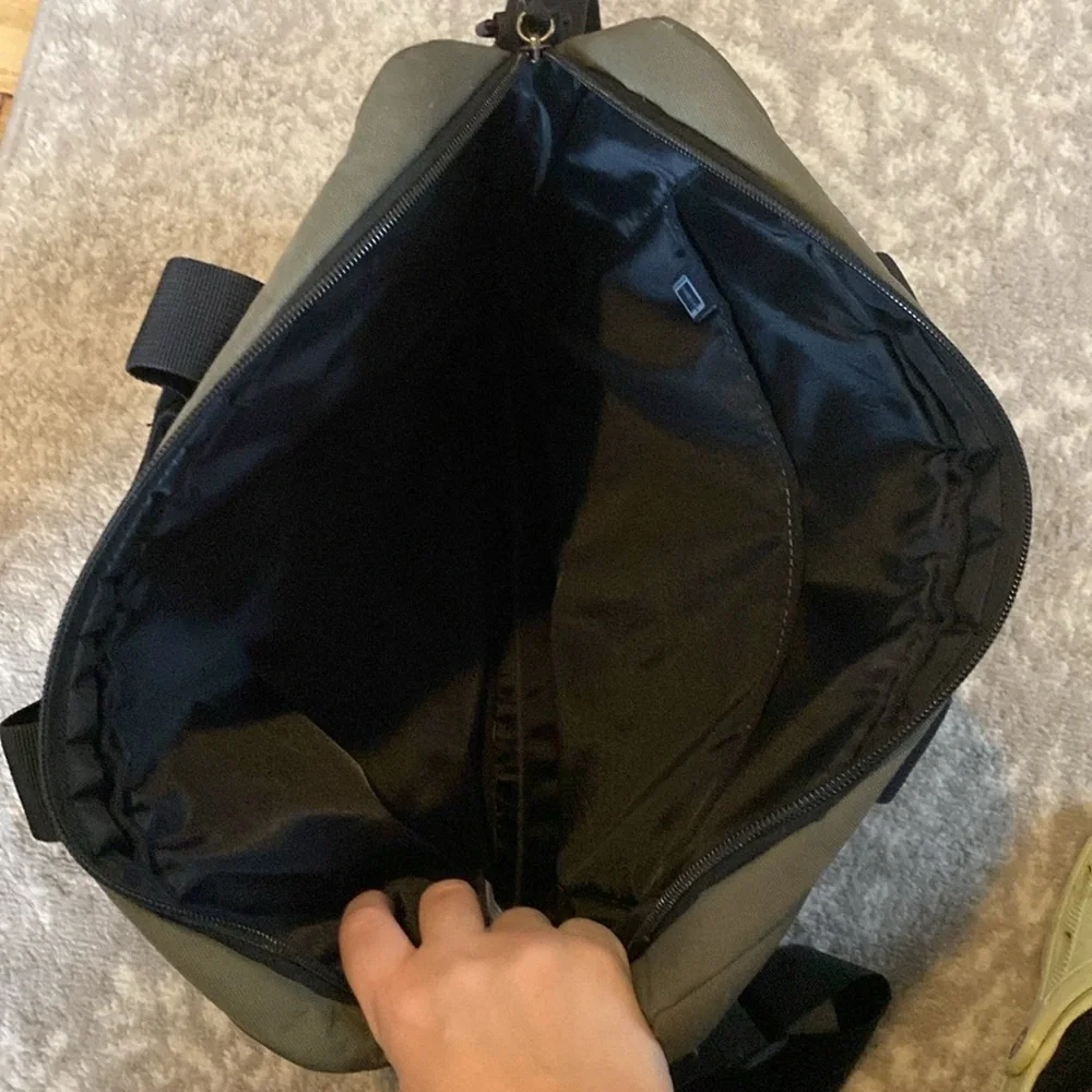 Samsonite canvas olive