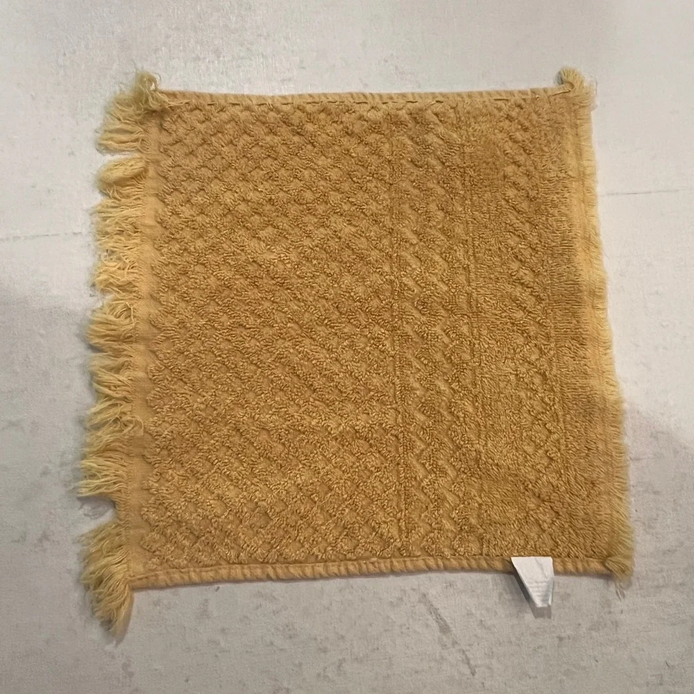 Vintage style textured golden yellow wash cloth towel. GUC! Super retro!