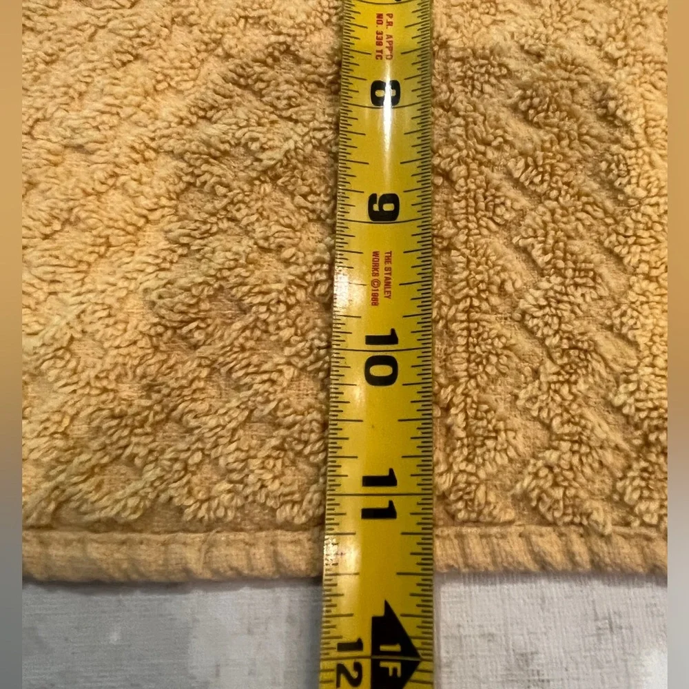 Vintage style textured golden yellow wash cloth towel. GUC! Super retro!