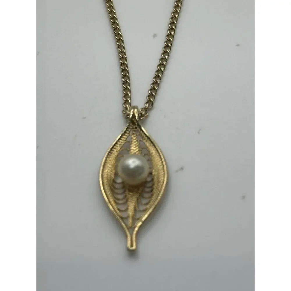 Vintage Sarah Coventry Gold Tone Necklace‎ And Bracelet Lot