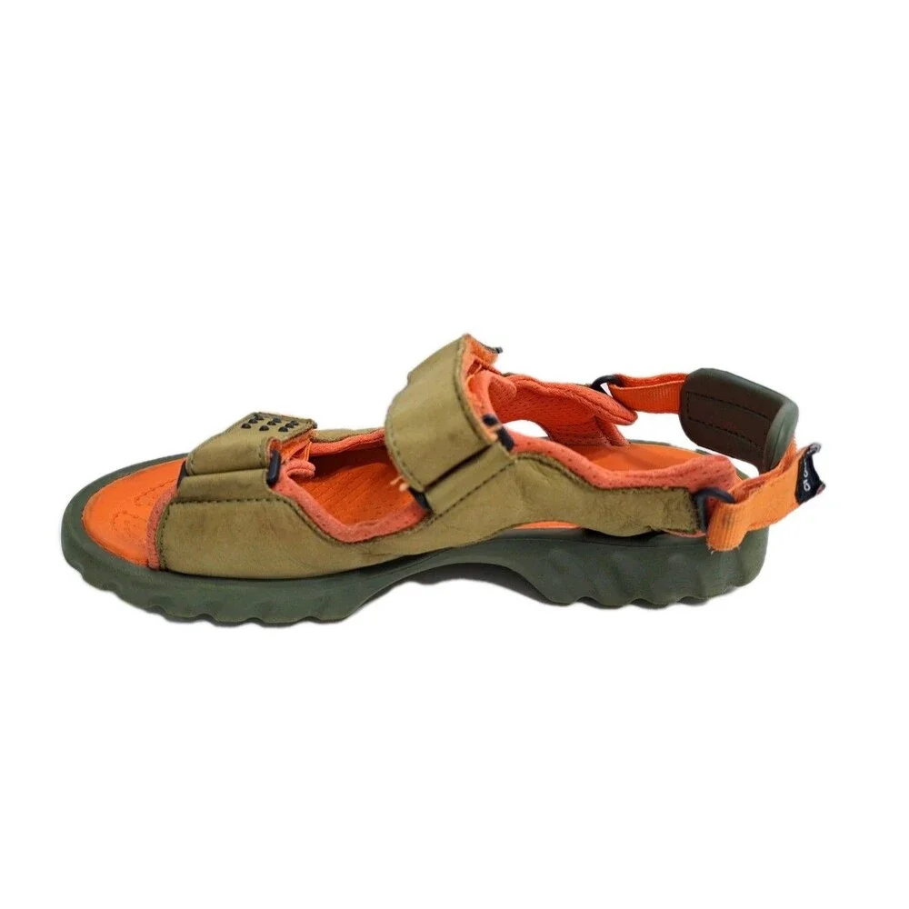 Crocs see message you