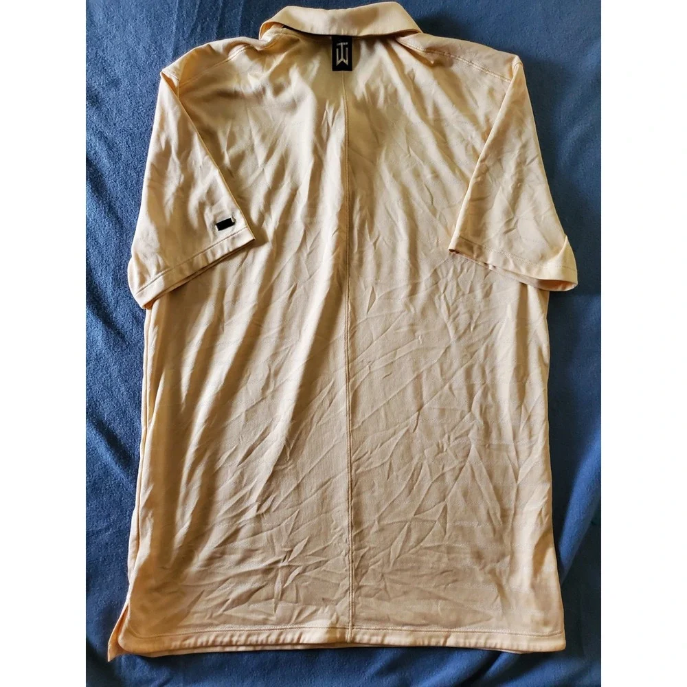 Nike small pin