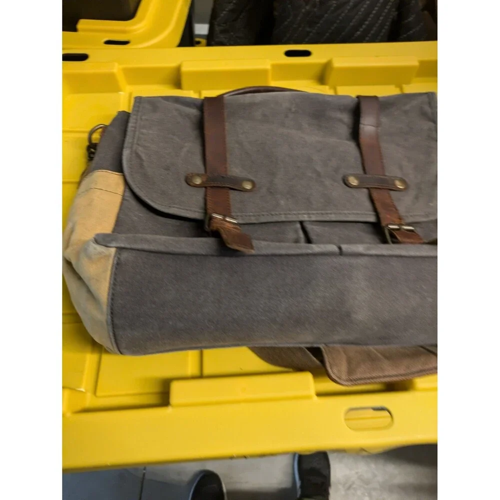 Unbranded messenger bag