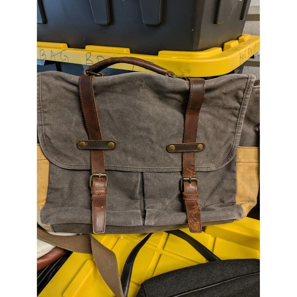 Unbranded messenger bag