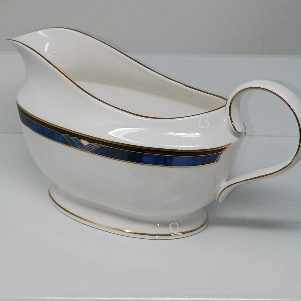 Lenox dining perfect boat