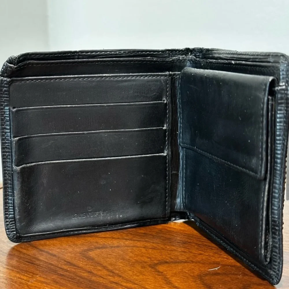 Louis Vuitton Porte Billets Cartes Credit Monnais Wallet Epi Black Bi Fold