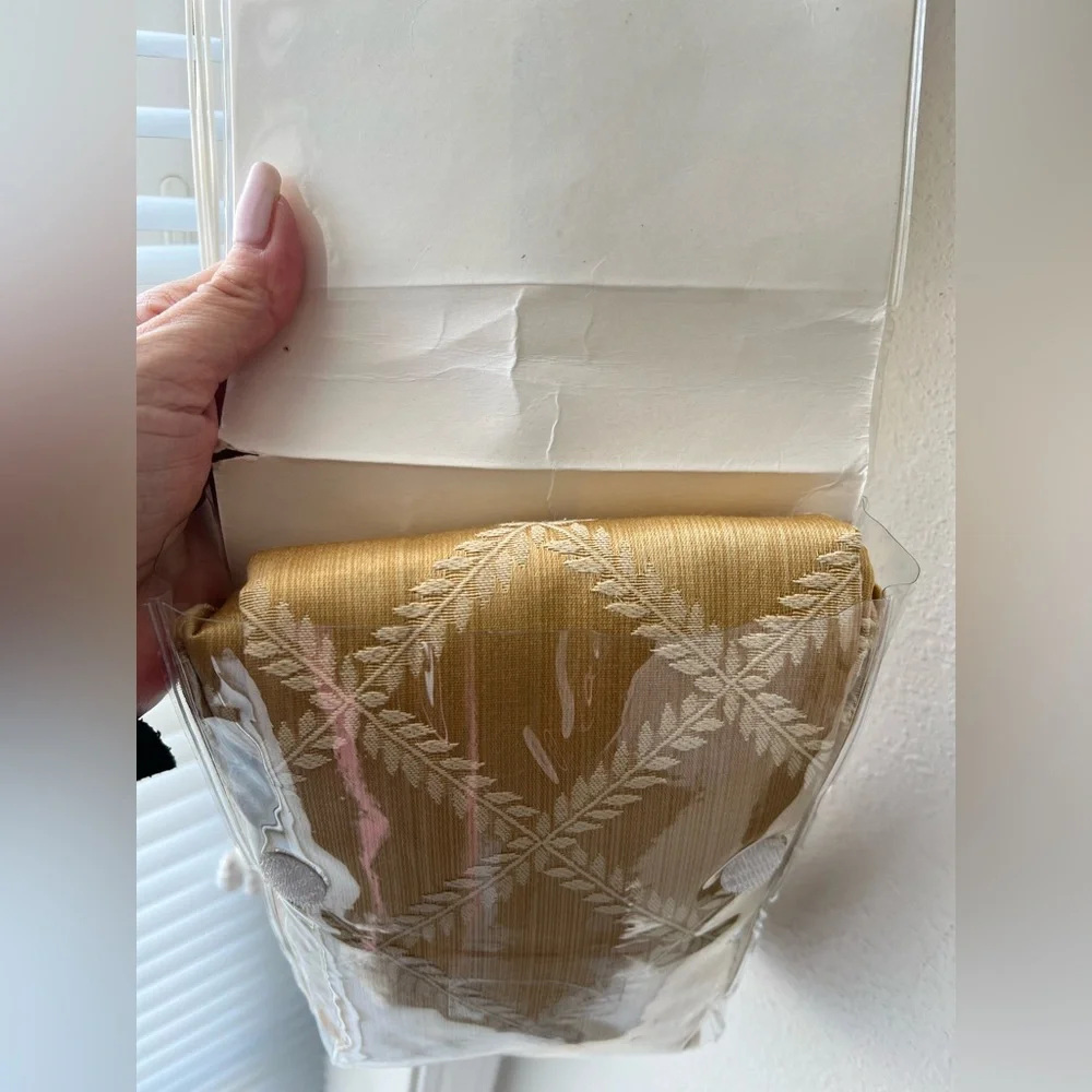 Lenox lot gold