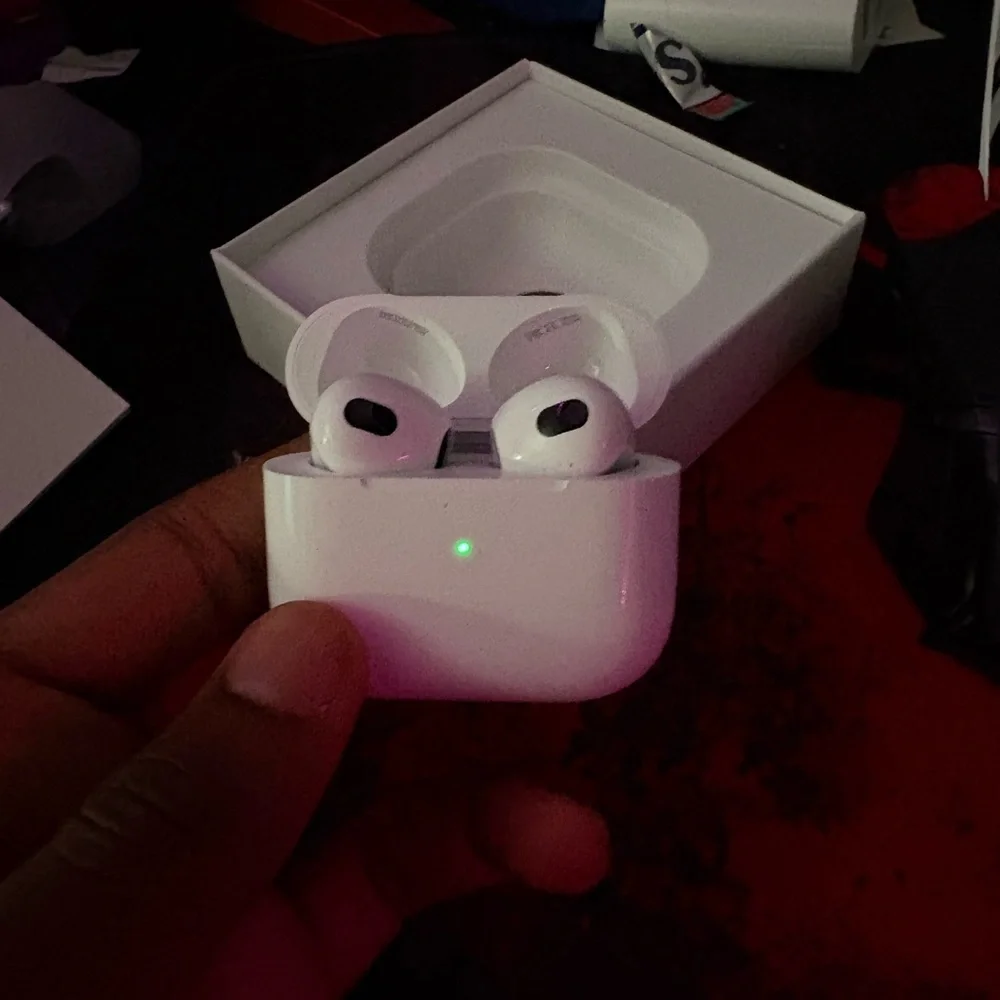 Apple wireless earbuds