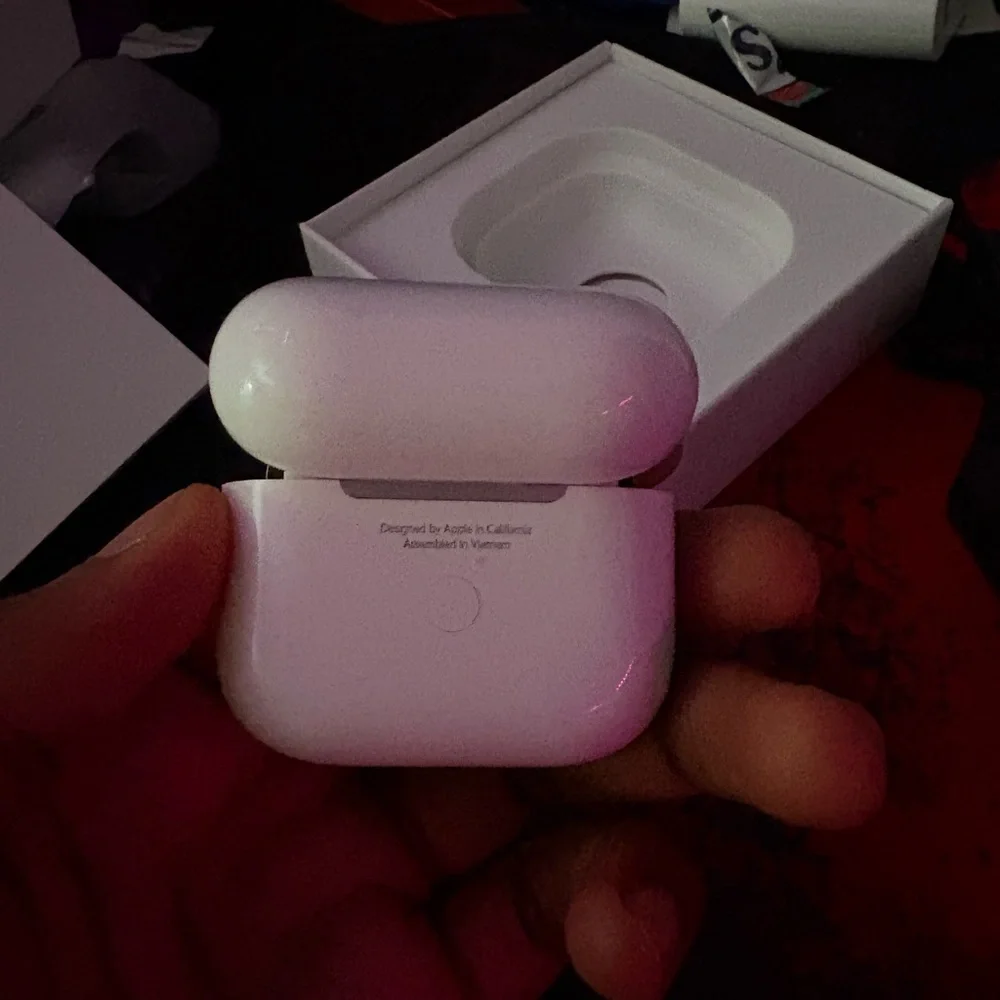 Apple wireless earbuds