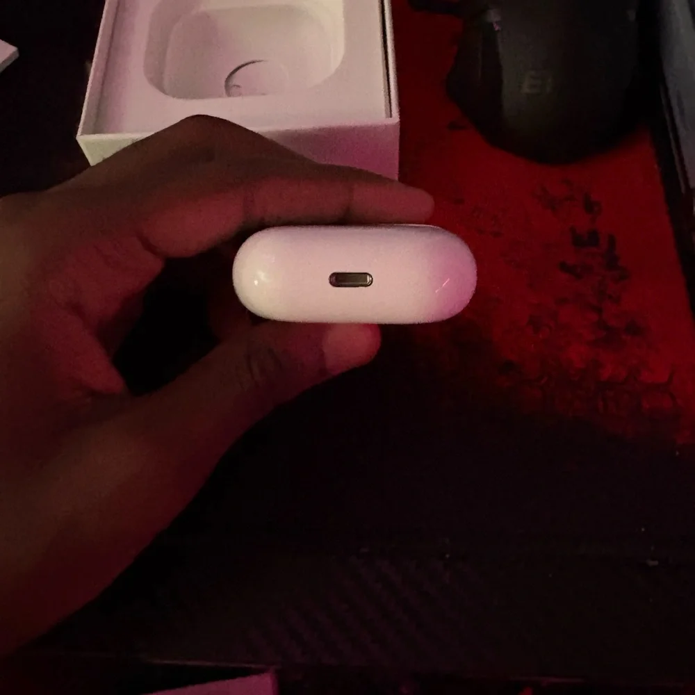 Apple wireless earbuds