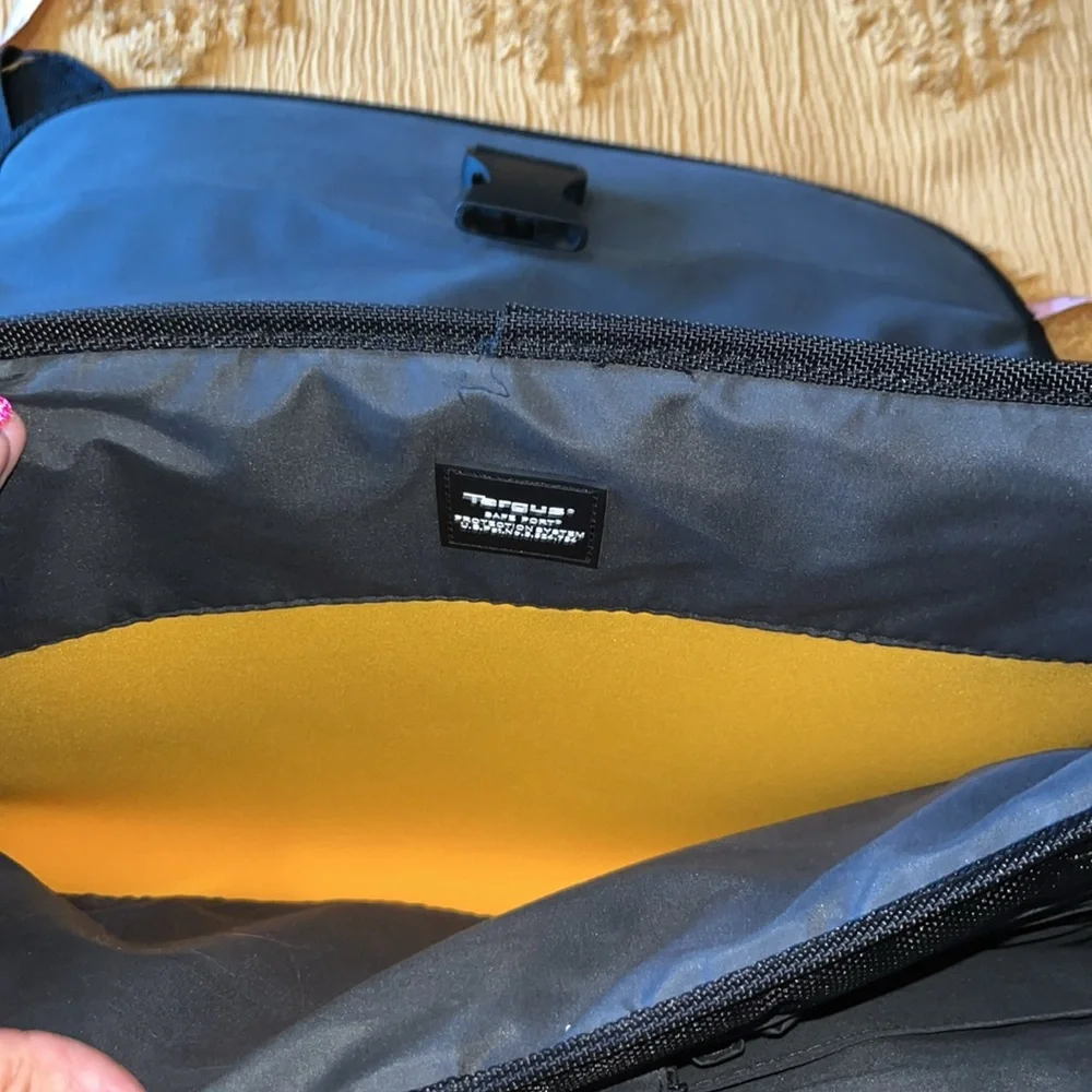 Targus black bag
