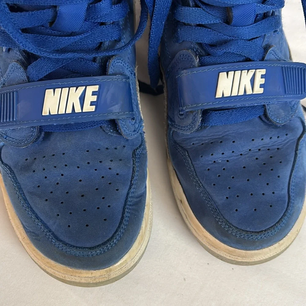 Nike good preowned
