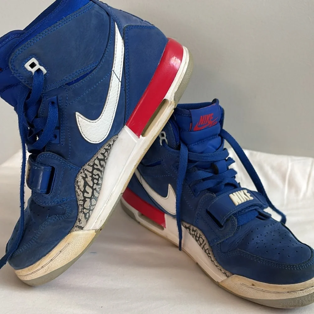 Nike good preowned