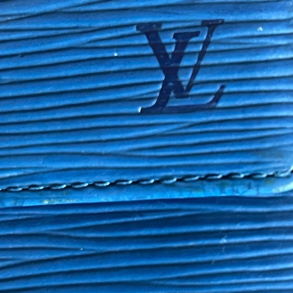 Louis Vuitton elegant vintage