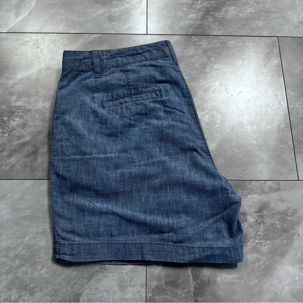 GAP shorts size