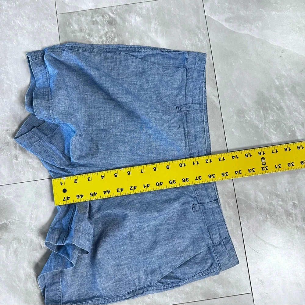 GAP shorts size