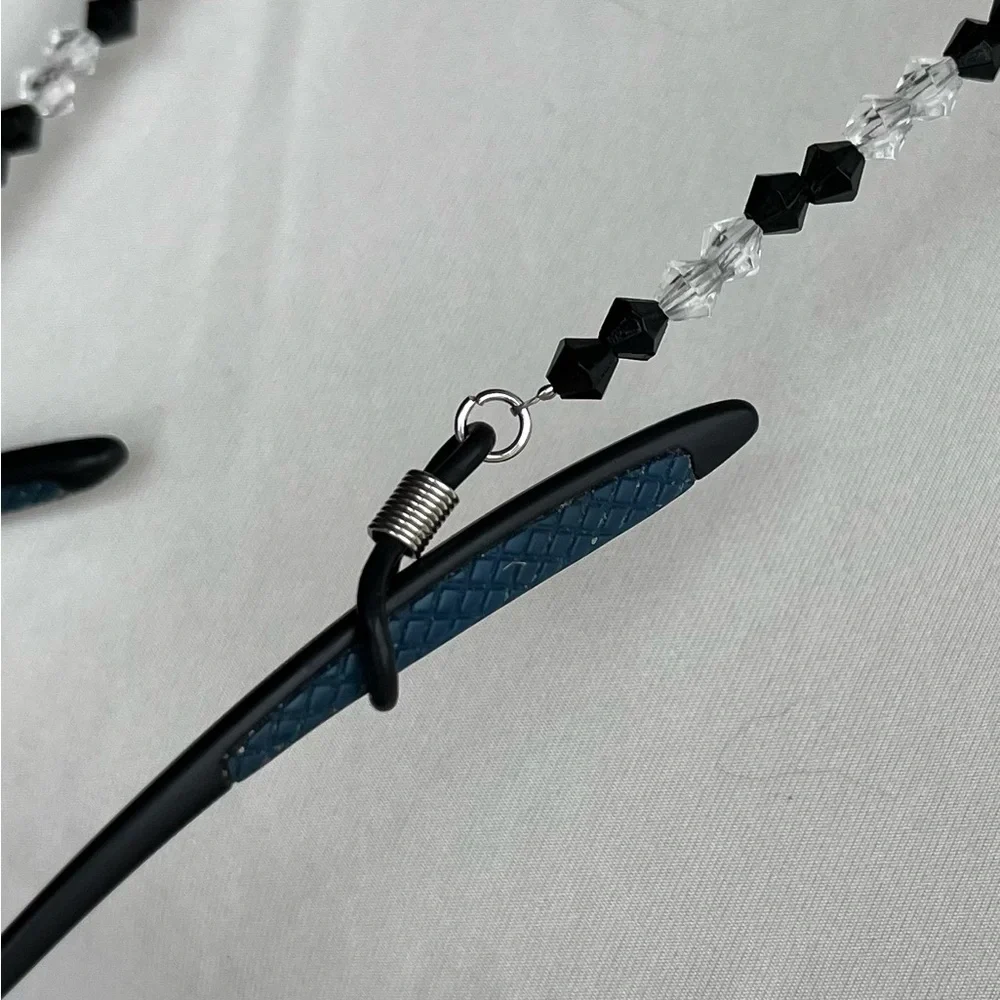 Source Unknown eyeglass retainers