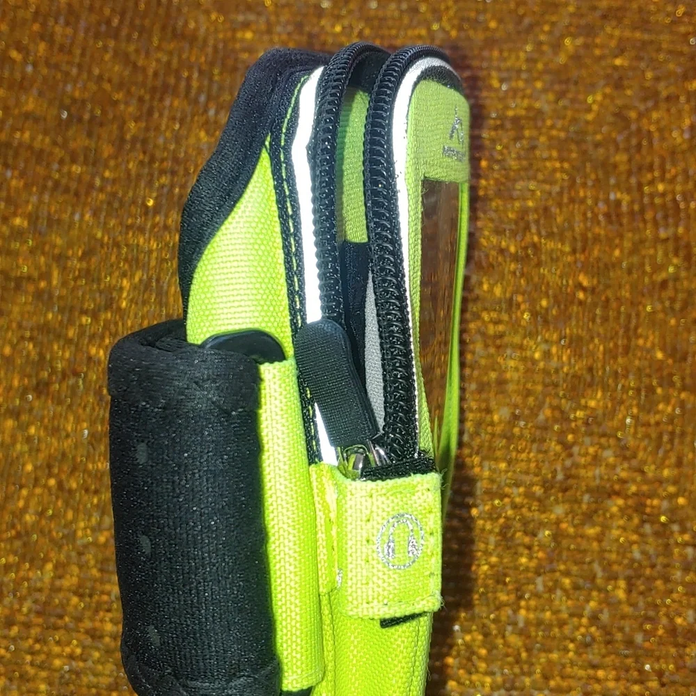 Armpocket safety comfortable
