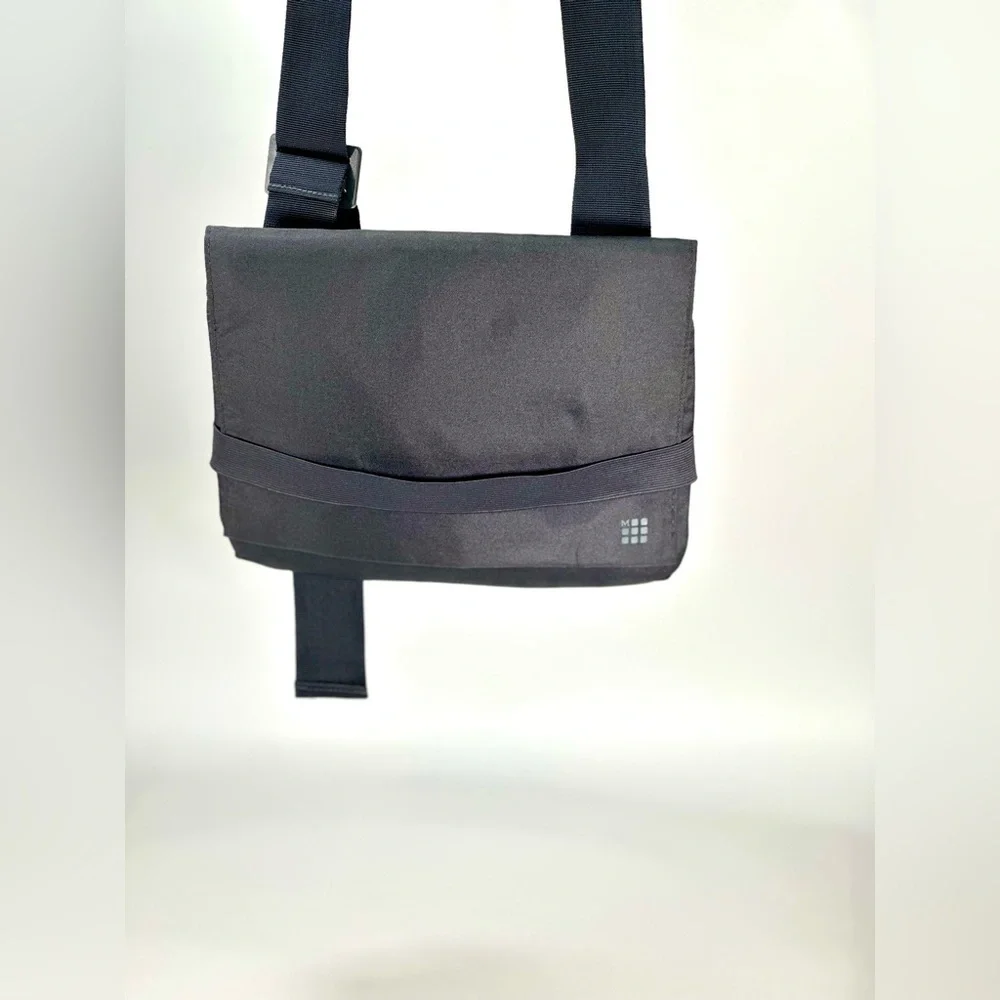 Moleskine black messenger
