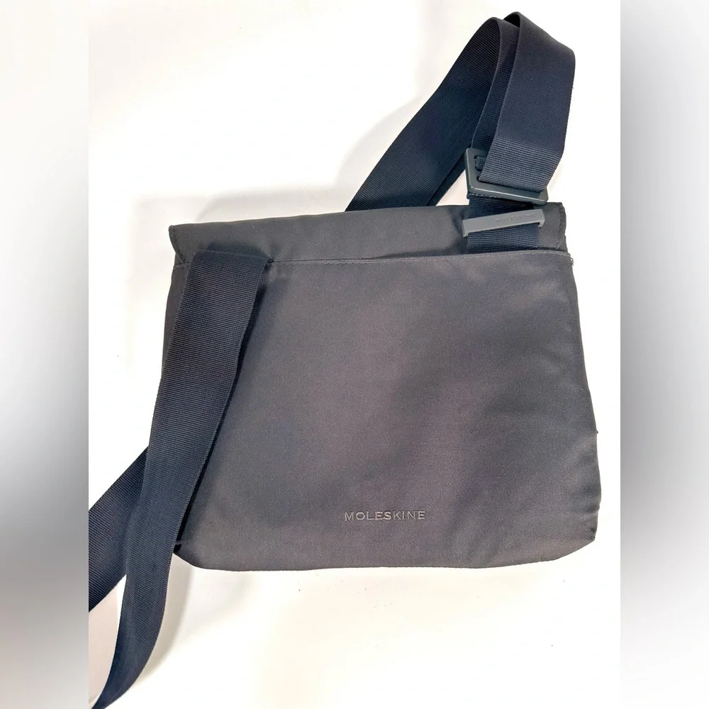 Moleskine black messenger