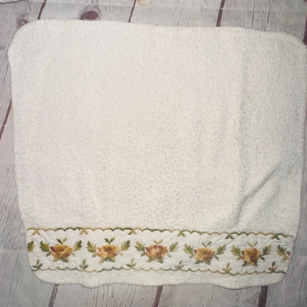 Vintage New Yorker By Fieldcrest Hand Towels and Washcloth Terry Cloth Set of 2