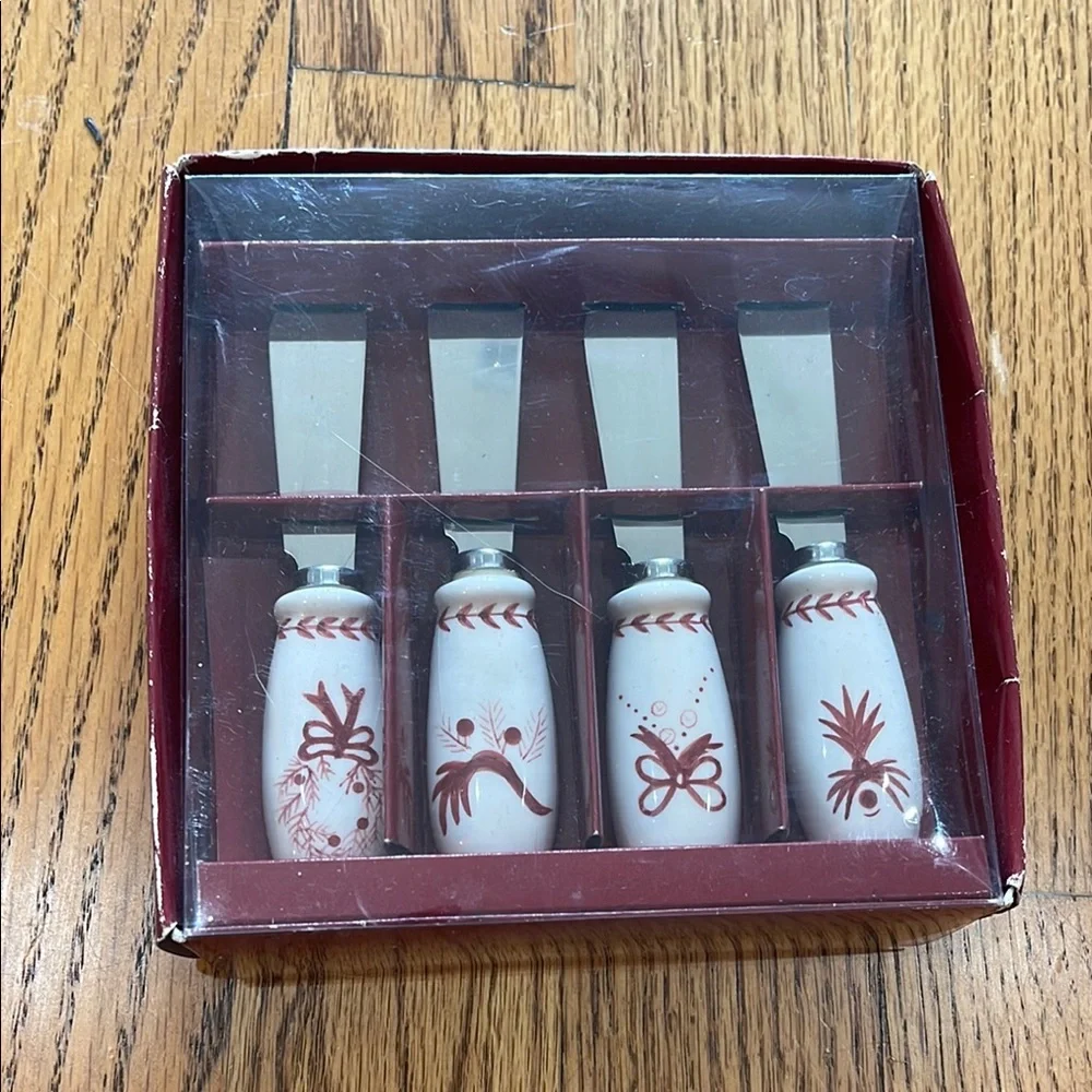 Williams Sonoma set of 4 spreaders NWT