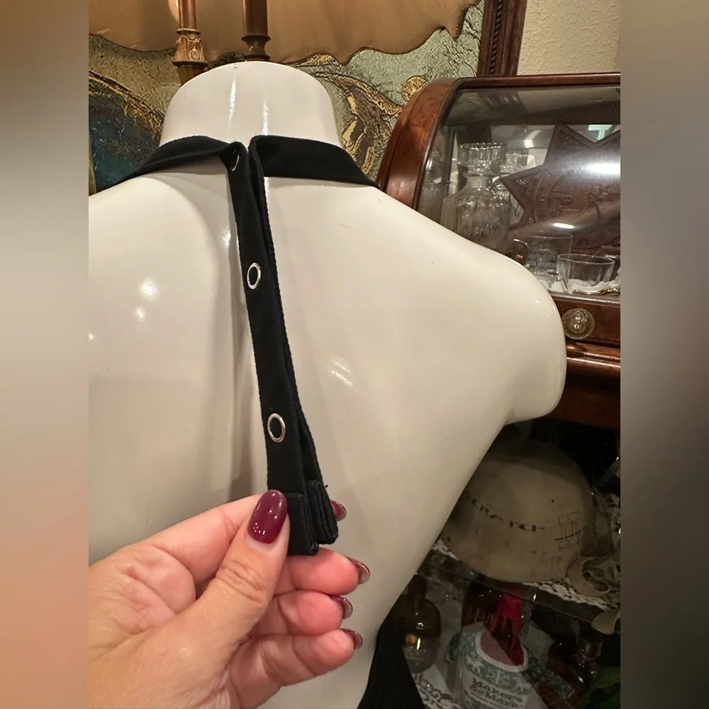 Uncommon classic black