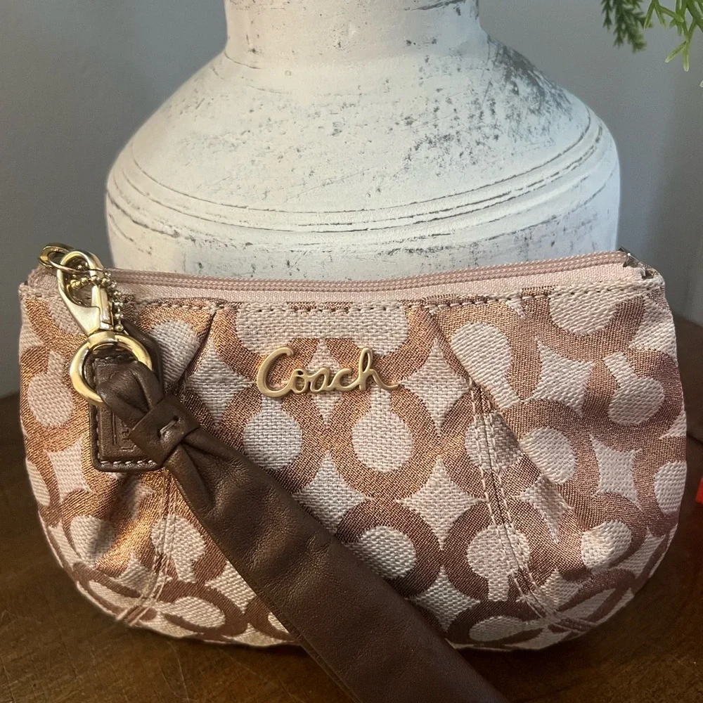 Coach excellent preloved