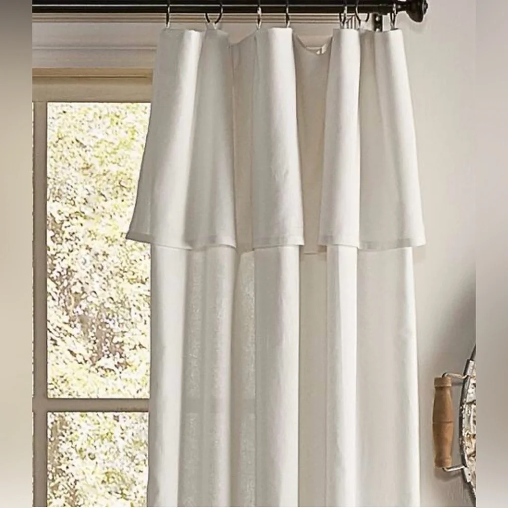 Mercatile curtain panel