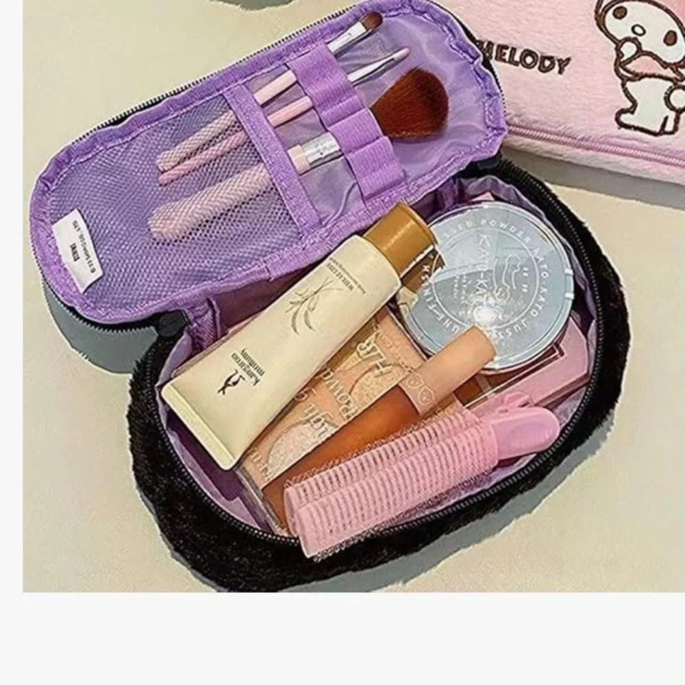 Puiyuyt hello kitty
