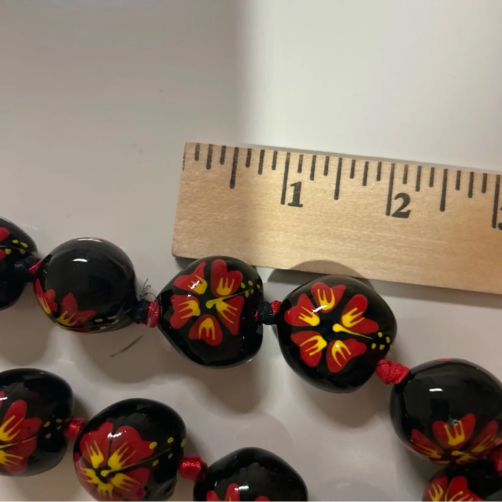 NWT Genuine Kukui Tree Nuts Necklace Handmade Hand Painted Red Yellow Flowers
