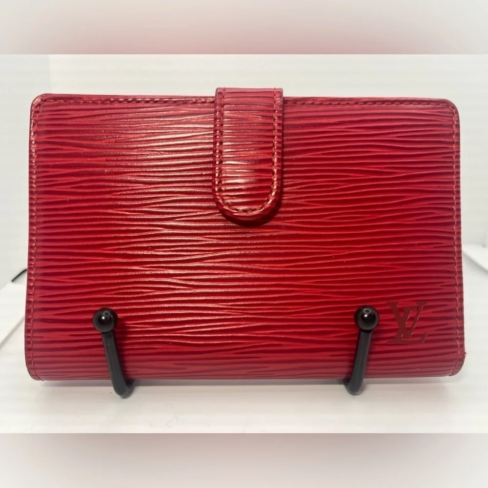 Louis Vuitton EUC Vintage Red EPI Porte Monnaie Viennois Bifold KissLatch Wallet