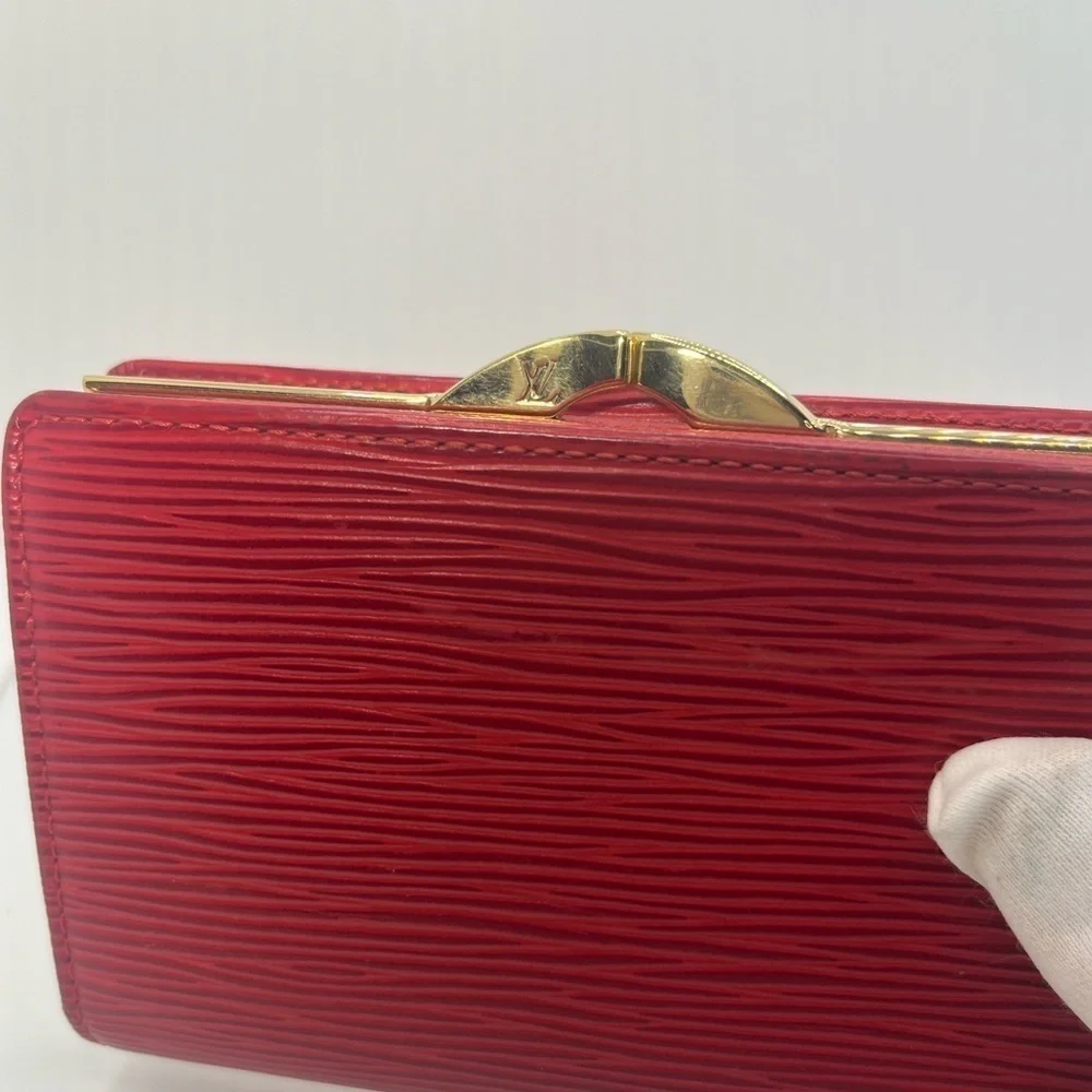 Louis Vuitton EUC Vintage Red EPI Porte Monnaie Viennois Bifold KissLatch Wallet