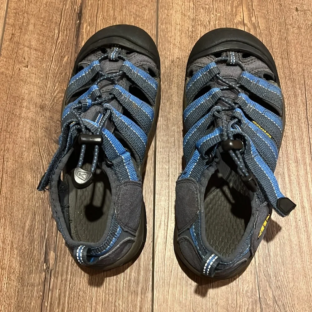 Keen Closed Toe Water Shoes, Big Kid 4