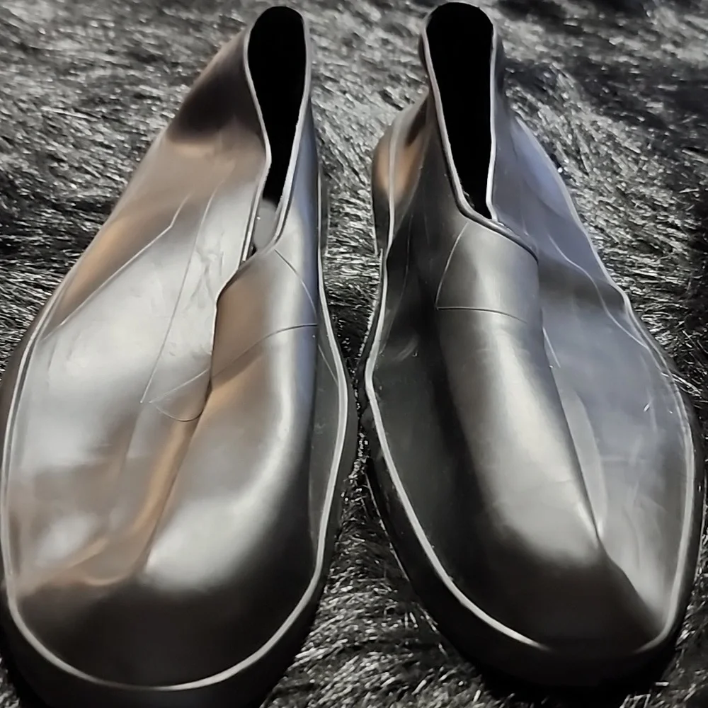 Tingley Black Rubber Overshoes. Size Medium .