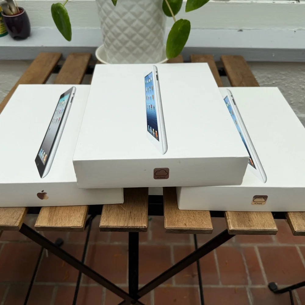 Apple ipad black