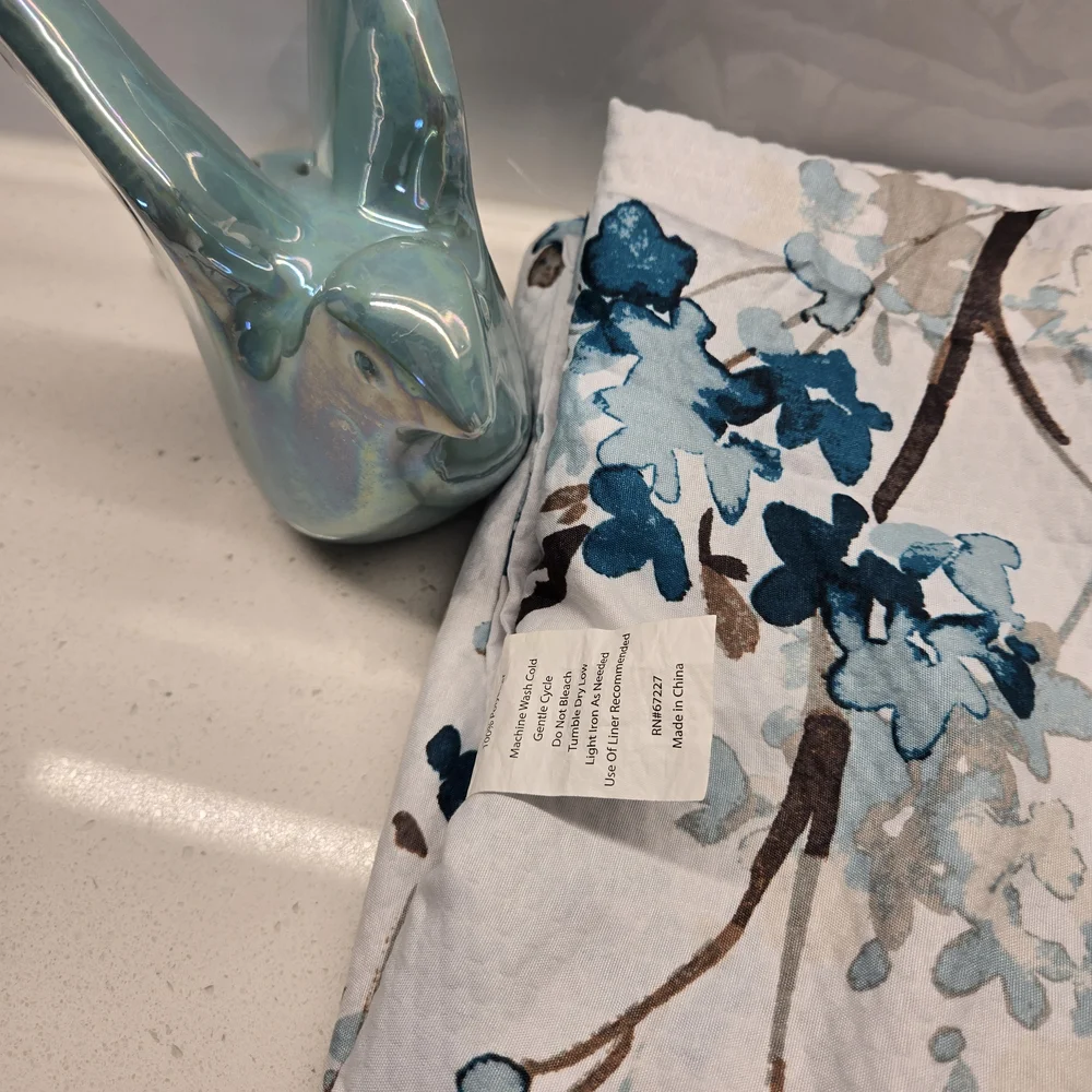 N/A bathroom decor
